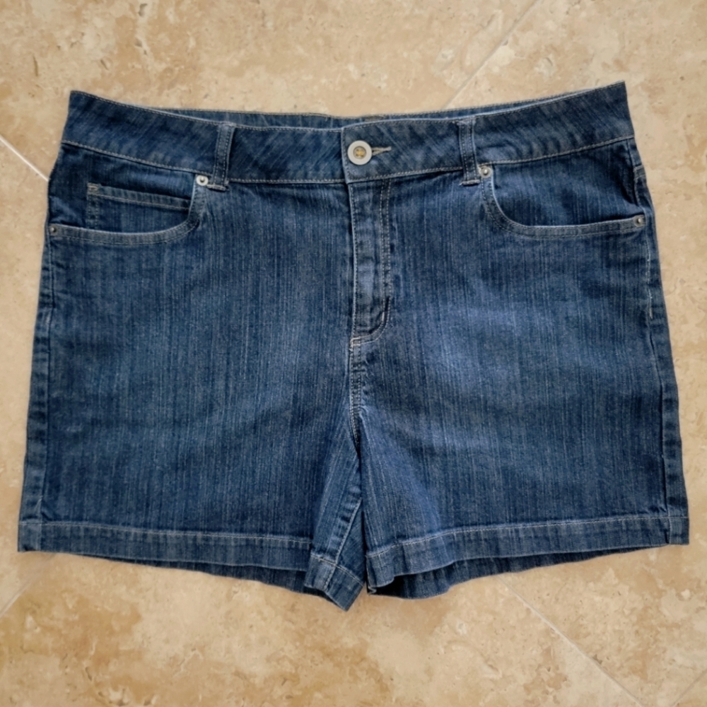 Merona Size 14 Denim Jean Shorts with 4.5" Inseam